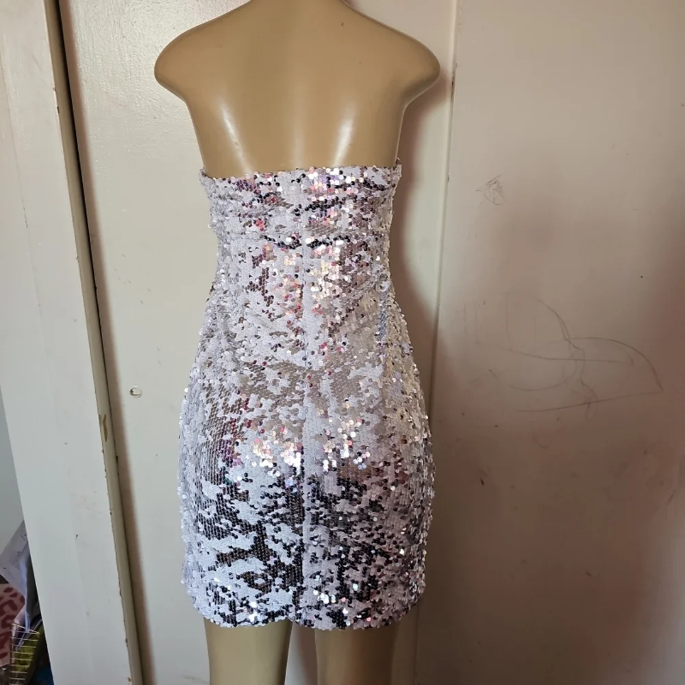 Lilly Pulitzer Silver Sequin Strapless Dress - Picture 4 of 5